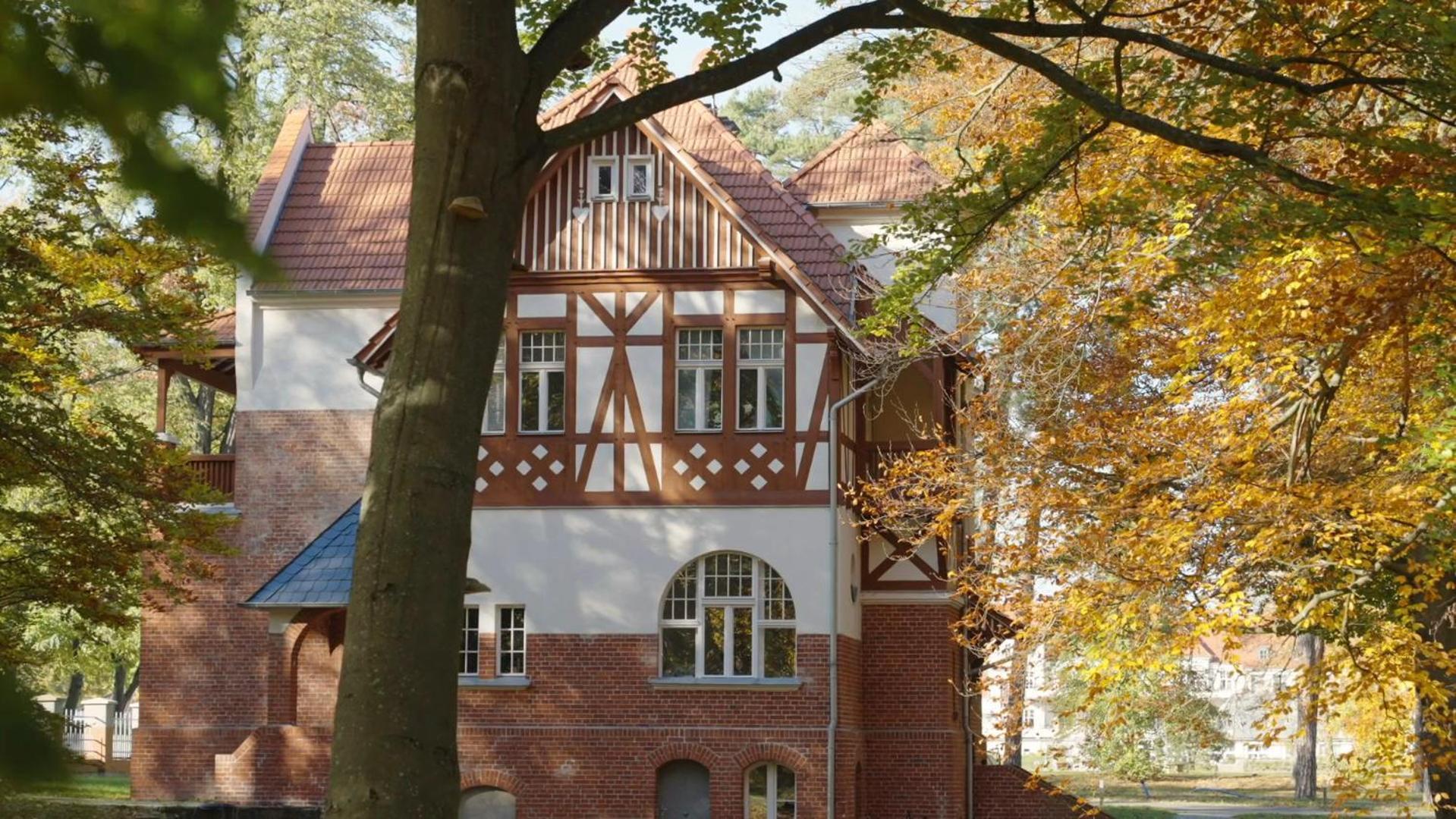 Parkresidenz Lychen, 1 *